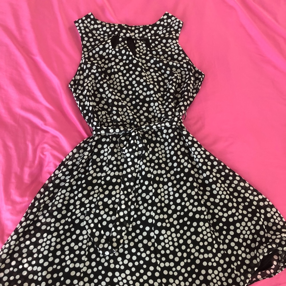 Polka dot 50’s style, fit & flare dress